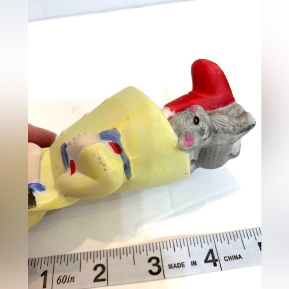 Jasco Potpourri Figurine Vintage Pomander Girl Yellow Raincoat Kittens Figurine - Picture 6 of 6